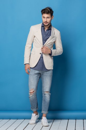 Tetap Modis Walaupun Usia Sudah Mencapai 30 An Dengan Memakai 10 Rekomendasi Produk Fashion Ini 2019