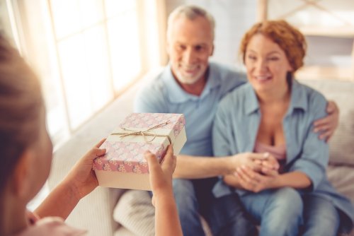 祖父母への内祝いに人気のギフトランキング お返しにはカステラや和菓子がおすすめ ベストプレゼントガイド