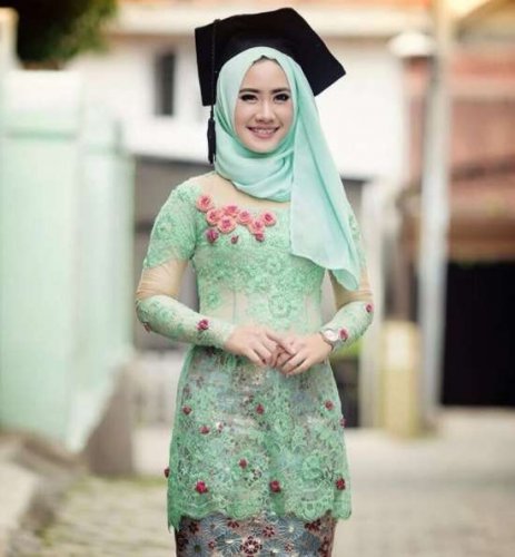 Model Kebaya Simple Tapi Mewah Hijab