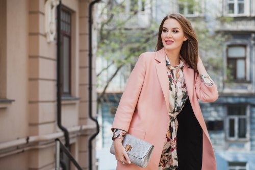 Saatnya Tampil Percaya Diri Dengan Beragam Model Baju Wanita Modis