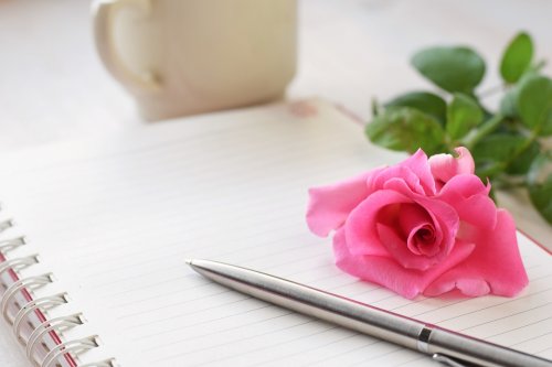 社会人の彼女が感激 嬉しい誕生日プレゼントアイデア30選 ベストプレゼントガイド