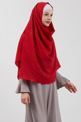 Kombinasi Jilbab Warna Merah Maroon