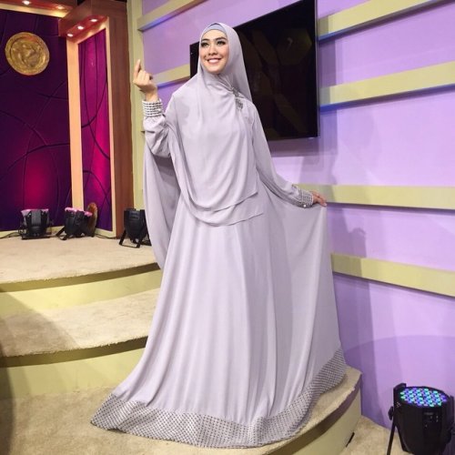  Baju  Lebaran  Artis  Muslim Baju  Lebaran  Model  Terbaru