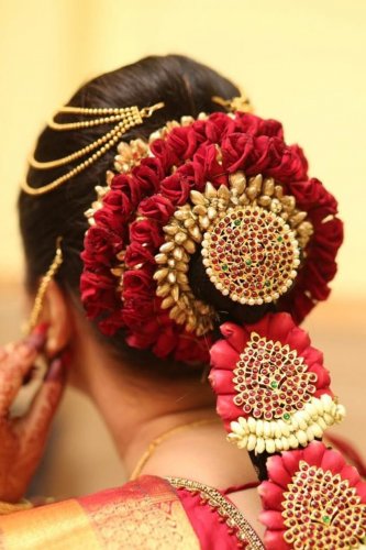 Discover the Trends for South Indian Bridal Hair Jewellery: Add that Extra  Bit of Elegance to Your Bridal Look (2020)