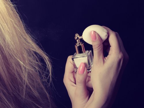 10 Parfum Rambut Yang Akan Membuat Rambut Tetap Wangi Dan Terawat