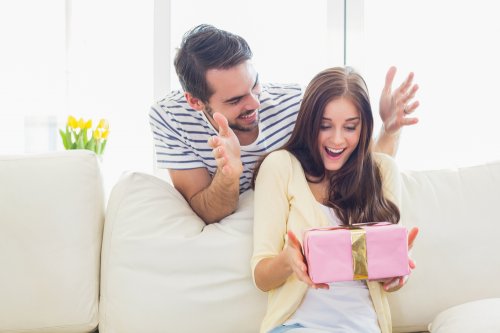 3年目の結婚記念日 革婚式のプレゼント人気ランキング おすすめの過ごし方アイデア メッセージ文例も プレゼント ギフトのギフトモール