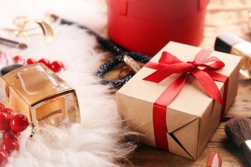 40代の妻が喜ぶ人気 おすすめのクリスマスプレゼントランキング バッグやストールなどをご紹介 ベストプレゼントガイド