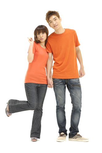 9 Pilihan Baju Couple Modern Serasi Untuk Kamu Yang Sayang