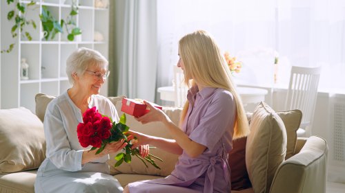 敬老の日に贈る花 人気ランキング16選 花束などおすすめの定番ギフトや花言葉も紹介 プレゼント ギフトのギフトモール