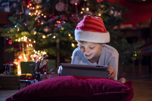 10歳の男の子に人気のクリスマスプレゼントランキング ドローンが人気急上昇 ベストプレゼントガイド