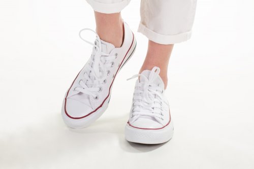 Image result for Ini Dia Cara Ampuh Mencuci Sepatu Kets Putih