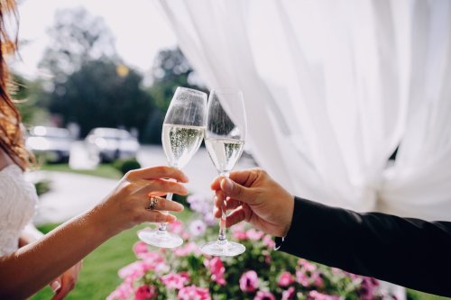 結婚祝いに人気のお酒ランキング 名入れワインや高級シャンパンなどがプレゼントにおすすめ ベストプレゼントガイド