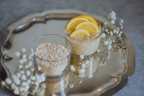 Mau Kulit Wajah Glowing Inilah 10 Cara Termudah Membuat Masker Oatmeal Yang Wajib Kamu Coba Di Rumah 2020