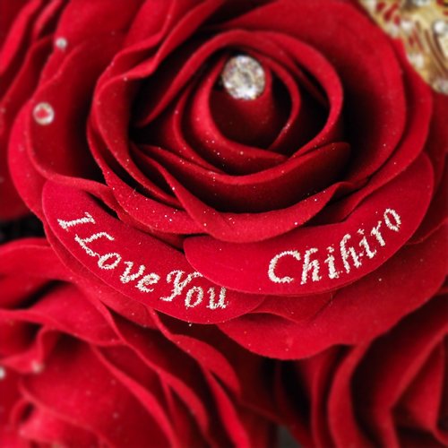 メッセージ 名前の刺繍ができる スペシャルメッセージフラワー赤バラの花束 の開発秘話に密着 株式会社メリアルーム ベストプレゼントガイド