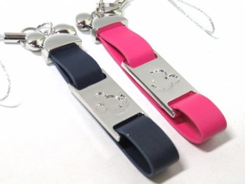 2人の絆を形にしたペア携帯ストラップをプレゼント ディズニーデザインやイニシャル入りが人気 ベストプレゼントガイド