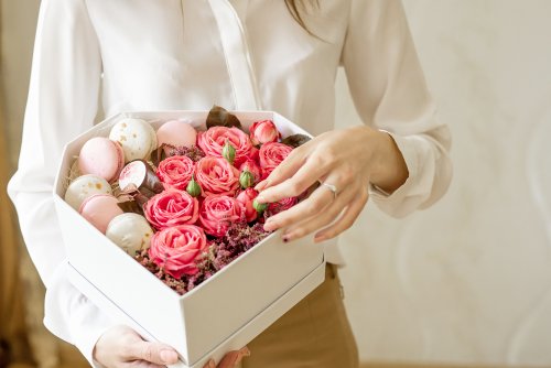 職場の人へ贈る結婚祝いのプレゼント 人気ランキングtop9 相場の金額やのしの書き方も紹介 プレゼント ギフトのギフトモール