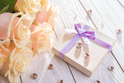 お姉さんに贈る人気の誕生日プレゼント50選 妹 弟からもらって嬉しいおすすめギフト 22年版 ベストプレゼントガイド