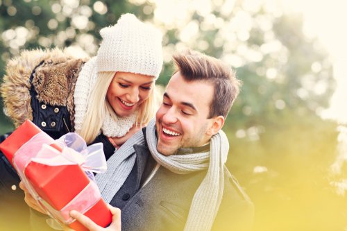 好きな人 男性 に贈るクリスマスプレゼント 人気ランキングtop10 付き合う前 片思いの彼が喜ぶおすすめのギフトを紹介 プレゼント ギフトのギフトモール 好きな人 男性 に贈るクリスマスプレゼント 人気ランキングtop10 付き合う前 片思いの彼が喜ぶおすすめのギフトを紹介 プレゼント ギフトのギフトモール