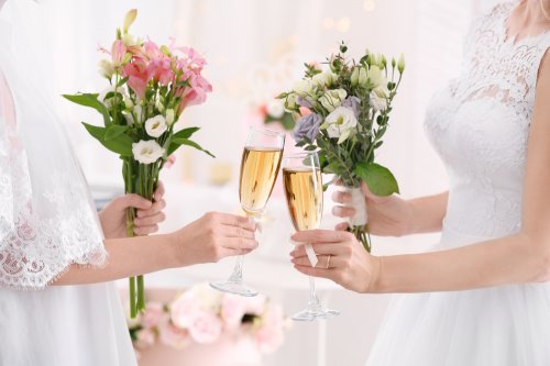 女友達が感激する 結婚祝い のメッセージ 使える文例リストやマナーも必見 ベストプレゼントガイド