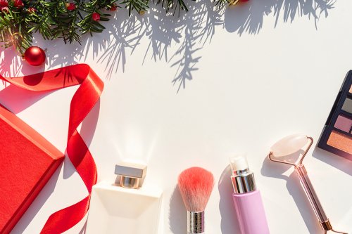 クリスマスプレゼントにおすすめのコスメ 人気ランキング18選 妻や彼女 女性に喜ばれる化粧品 ギフトセットを紹介 プレゼント ギフトのギフトモール