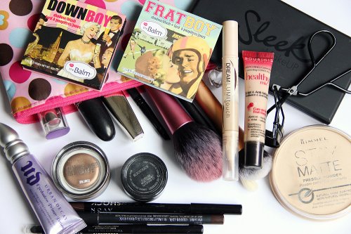 4 Trik Hemat Belanja Makeup Dan 10 Rekomendasi Makeup Terbaru Yang Harus Segera Kamu Miliki 4 Trik Hemat Belanja Makeup Dan 10 Rekomendasi Makeup Terbaru Yang Harus Segera Kamu Miliki