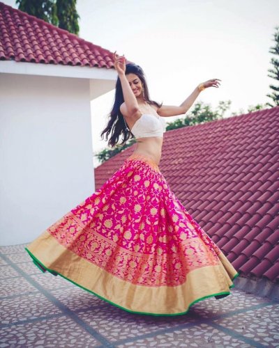 Aggregate more than 143 lehenga stitched from saree latest