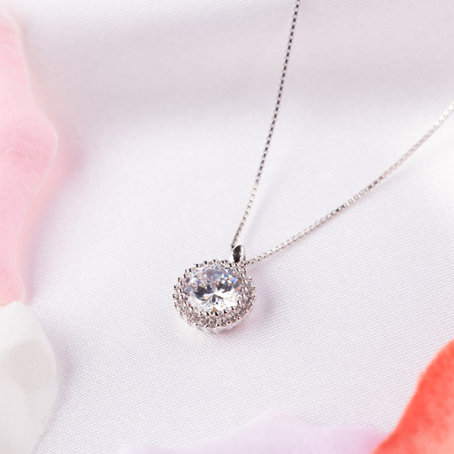 大人の女性に贈るセンスアップジュエリー