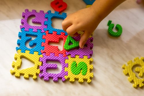 3歳の誕生日プレゼントに人気の知育玩具12選 パズル ブロック 英語