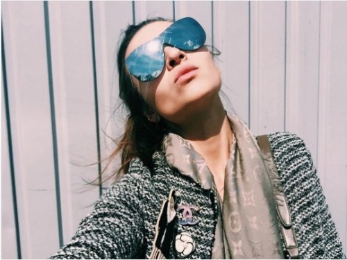 10 Kacamata Chanel Ini Bikin Kamu Tampil Makin Glamor Dan Stylish 10 Kacamata Chanel Ini Bikin Kamu Tampil Makin Glamor Dan Stylish