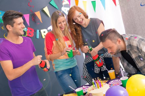 大学生 代 30代社会人の男友達に人気の誕生日プレゼント10選 予算や喜ばれるメッセージ文例も紹介 ベストプレゼントガイド