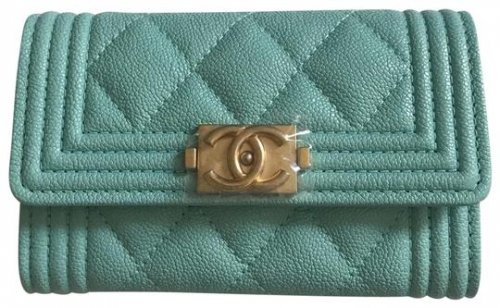10 Rekomendasi Dompet Mahal Untuk Pria Dan Wanita Yang Membuat Penampilan Semakin Berkelas 2019<script async src=
