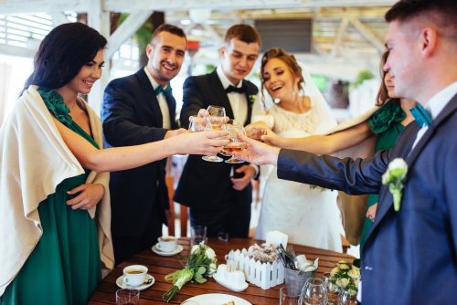 結婚祝いの予算はいくら 渡し方やタイミングは 友人 親族 身内 職場の祝儀や予算を徹底解説 ベストプレゼント