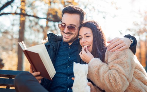 Pose Foto Keren Bareng Pasangan - foto candid kekinian