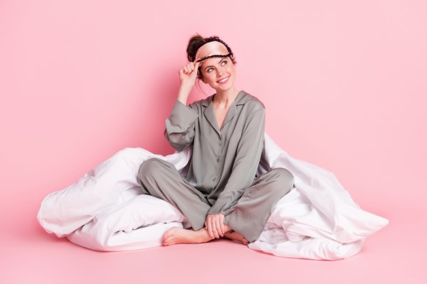 Tidur Tetap Stylish dan Nyaman dengan 10 Rekomendasi Baju Tidur Lucu untuk Wanita Remaja (2023)