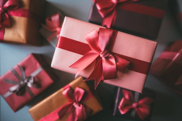 Need an Easy Way to Make Presents Look Pretty? The Solution is Gift Boxes! Here are 10 You'll Almost Be Tempted to Keep (2019)
