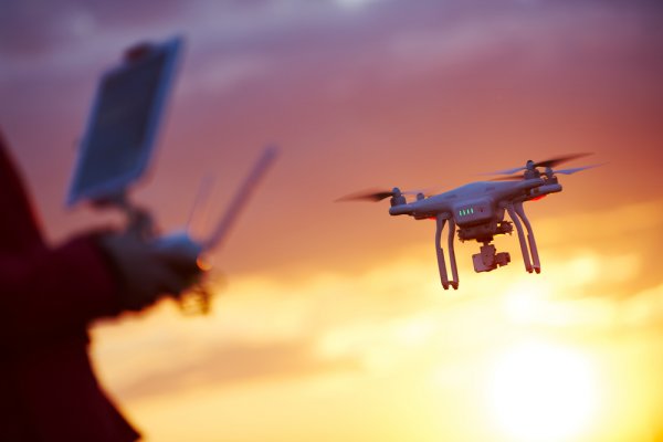 10 Drone untuk Pemula dengan Harga Terjangkau di Tahun 2023!