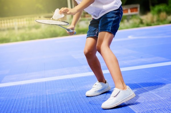 10 Rekomendasi Sepatu Badminton Murah agar Olahraga Lebih Menyenangkan (2023)