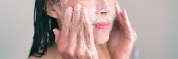 Mau Selalu Menjaga Kulit Wajah Tetap Lembab? Ini Lho15 Rekomendasi Aloe Vera Facial Wash Pas untuk Anda! (2023)