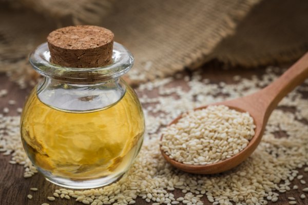 Sesame Oil for Cooking - Yay or Nay? Let's Find Out in This Detailed Guide on Sesame Oil and Its Benefits!