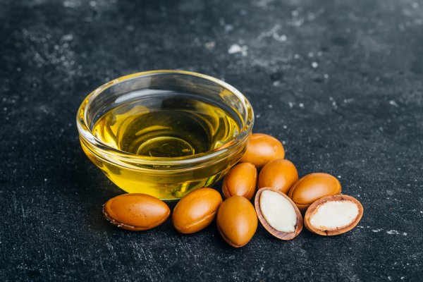 Morocco Oil is One of the Leading Ingredients in Today’s Back-to-Nature Beauty Trend(2020): Here is why Moroccan Oil Is the Best for Your Hair and Skin!	