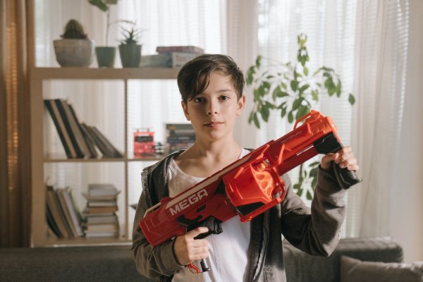 Seru Dimainkan Bersama Teman, Inilah 10 Rekomendasi Mainan Nerf Gun Terbaik untuk Anak-anak (2023)