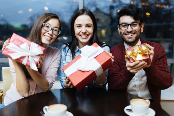 Send 10 Amazing Friendship Day Gifts to India to Make The Day Magical For Your Friends, Even from Afar (2019)