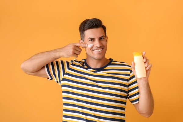 Protect Yourself from the Harmful Rays of the Sun: Check out the Best Sunscreen for Men in India and Everything You Need to Know About Sunscreens Before Buying the Best One (2022)