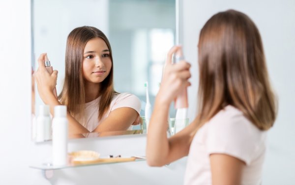 15 Rekomendasi Hair Mist Terbaik untuk Tampilan Rambut Flawless! (2023)