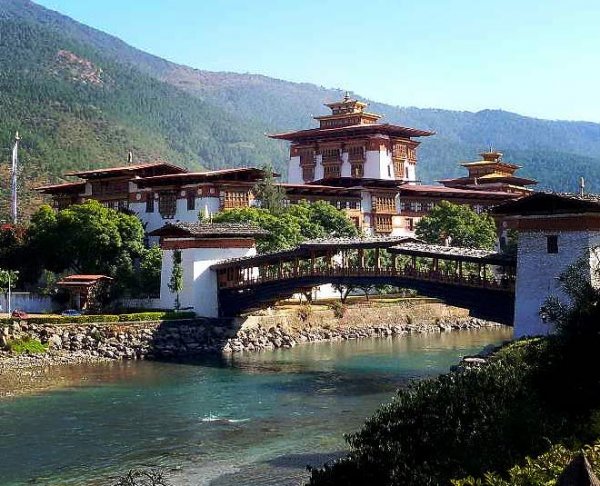 अगर आपको कुदरत की खूबसूरती देखनी है तो जाएं भूटान की इन 10 बेहद सुंदर जगहों पर जाए जहां हमेशा खुशहाली रहती है । अन्य जरूरी जानकारी भी ।(2020)