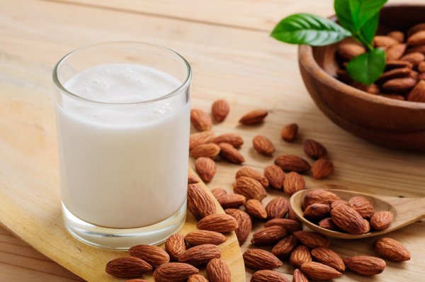 10 Rekomendasi Susu Almond Terbaik untuk Menunjang Kesehatan (2023)