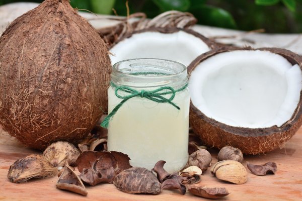 Did You Know That Coconut Oil has More Benefits Than Other Oils? Check out the Benefits of Cooking with Coconut Oil and Why You Should Make it a Part of Your Daily Life (2020)