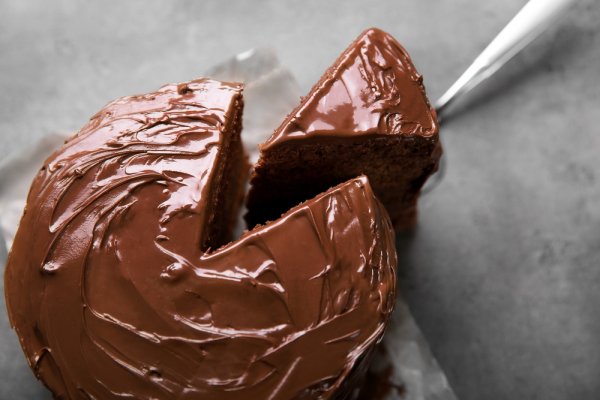 Kamu Chocolate Lovers? 9 Resep Olahan Cokelat Tanpa Oven Ini Bisa Kamu Buat Sendiri di Rumah