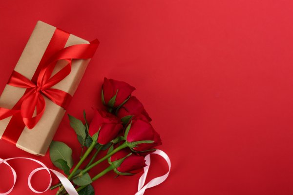 Gợi ý 10 món quà Valentine đặc biệt, ấn tượng nhất dành tặng một nửa yêu thương (năm 2023)