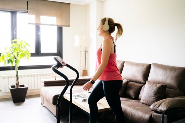 Olahraga di Rumah Saja dengan 10 Rekomendasi Treadmill Murah berikut (2023)